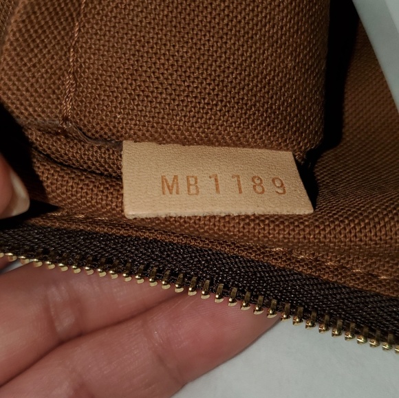 SOLD Louis Vuitton Pochette Accessories Monogram - Picture 5 of 7